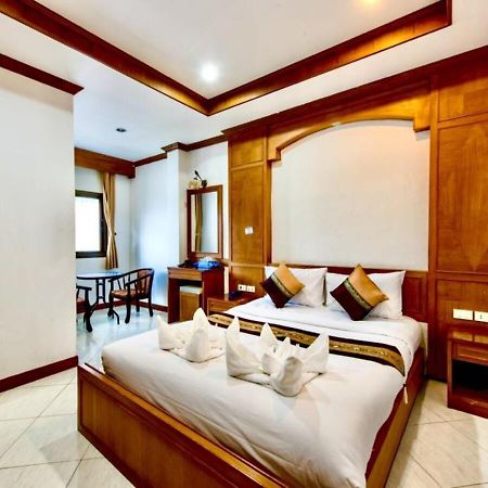 Magnific Patong Hotel Екстериор снимка