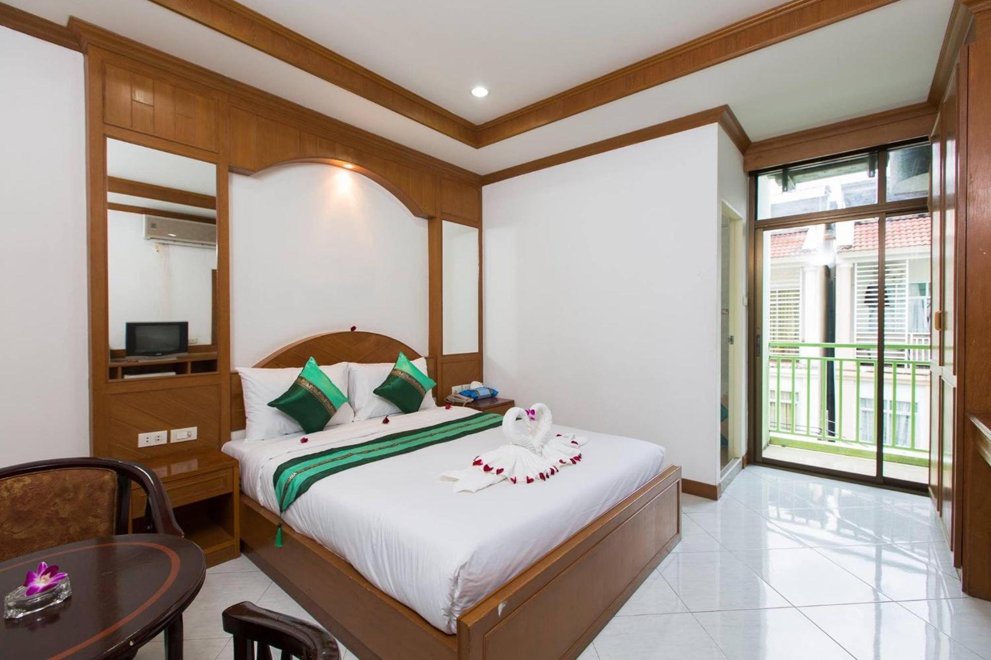 Magnific Patong Hotel Екстериор снимка