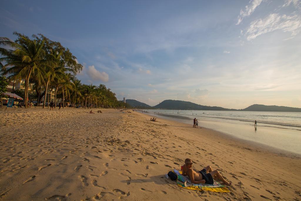 Magnific Patong Hotel Екстериор снимка