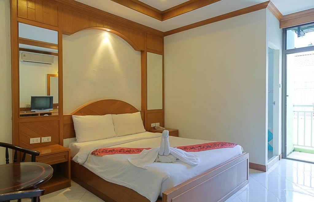 Magnific Patong Hotel Екстериор снимка